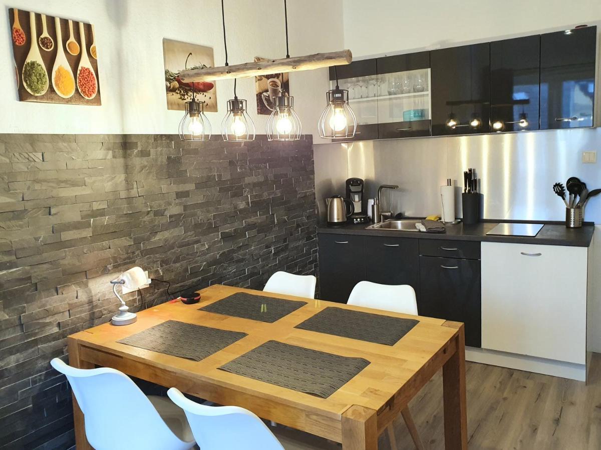 Moderne Wohlfuehloase Zentral In Seenaehe - Pillow Menu, 2 Stk 55" Smart Tvs, Netflix, Disneyplus Uvm Wetter  Esterno foto