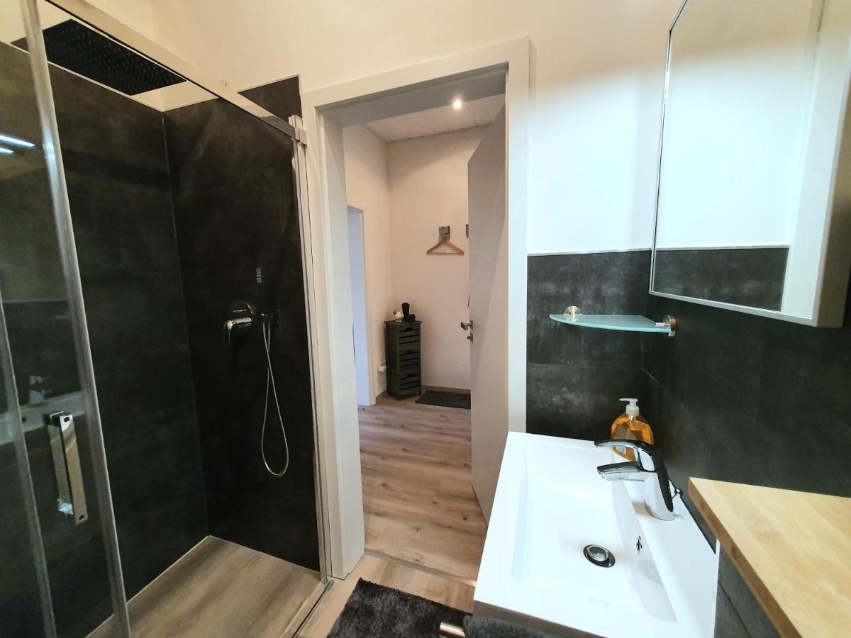 Moderne Wohlfuehloase Zentral In Seenaehe - Pillow Menu, 2 Stk 55" Smart Tvs, Netflix, Disneyplus Uvm Wetter  Esterno foto